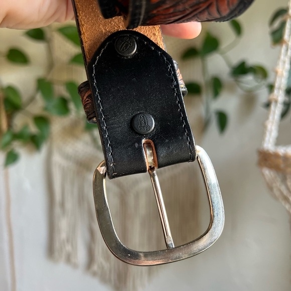Justin Western Tooled Leather Belt Feather Scroll Design Black Brown Size 46 - Picture 8 of 12